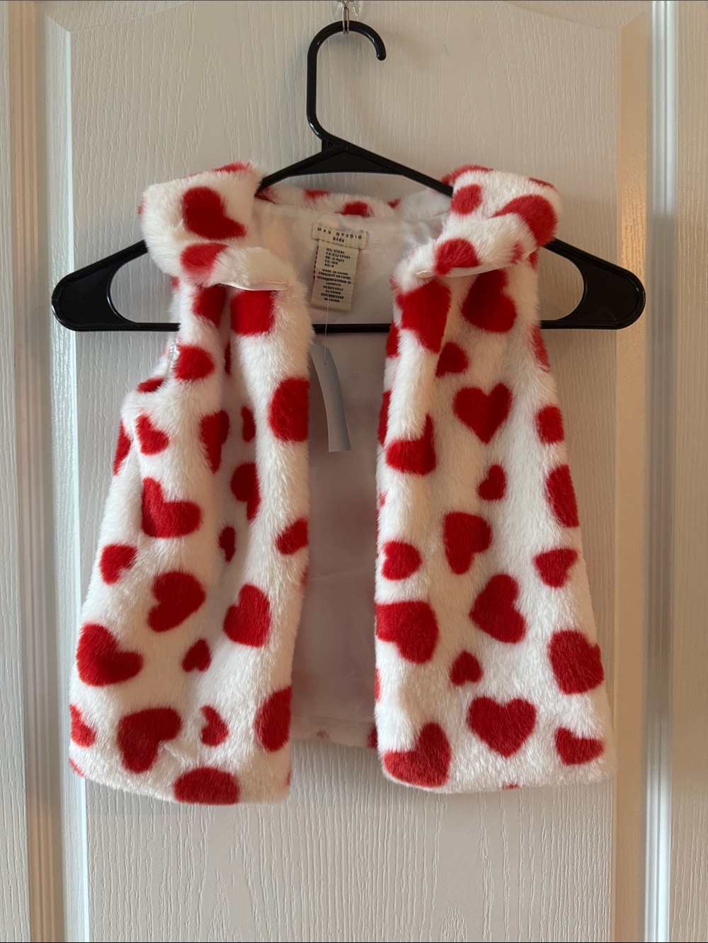 Max Studio Kids White Faux Fur Vest with Red Heart Print